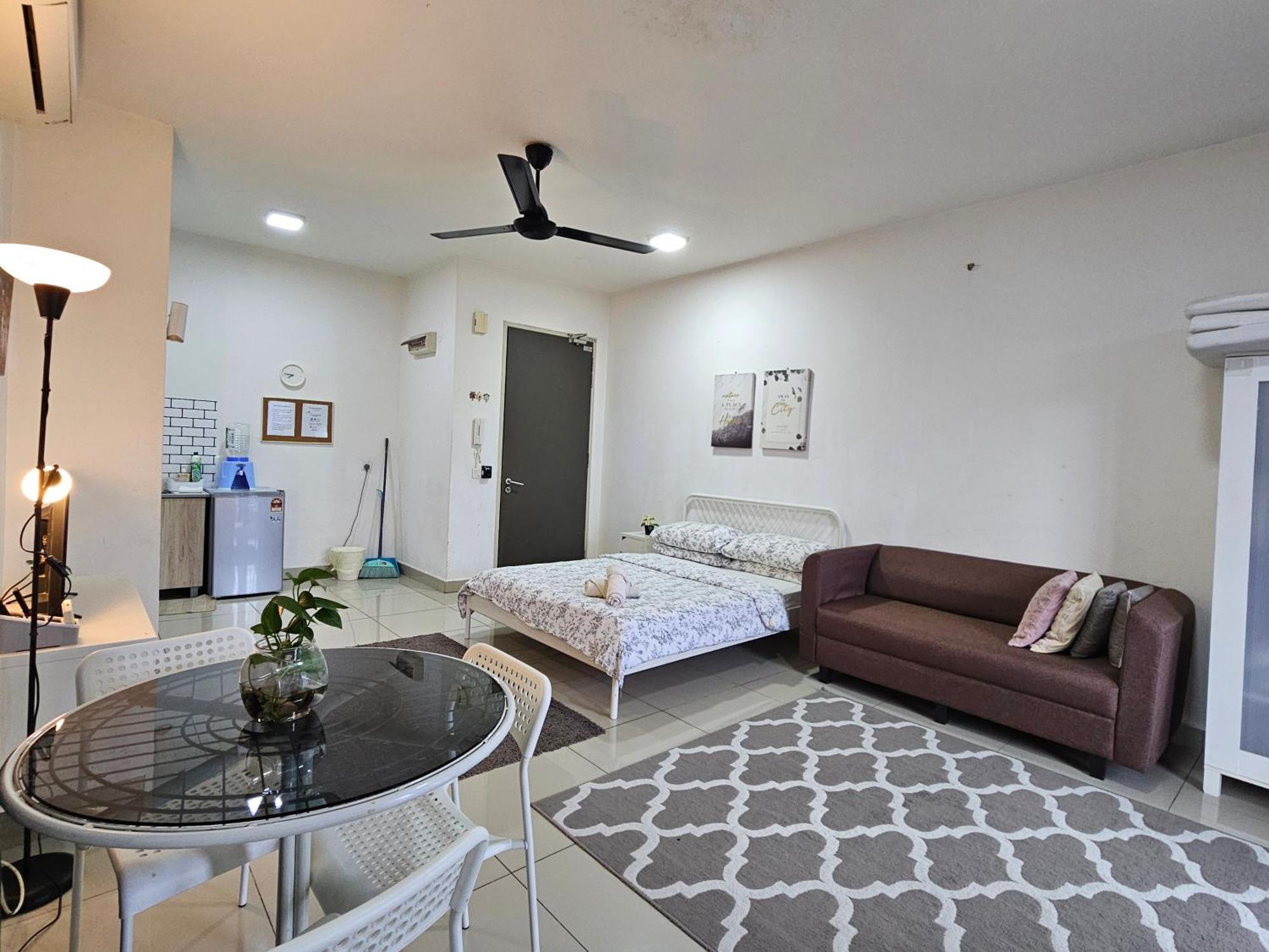Urban 360 By La Ritz Homestay *