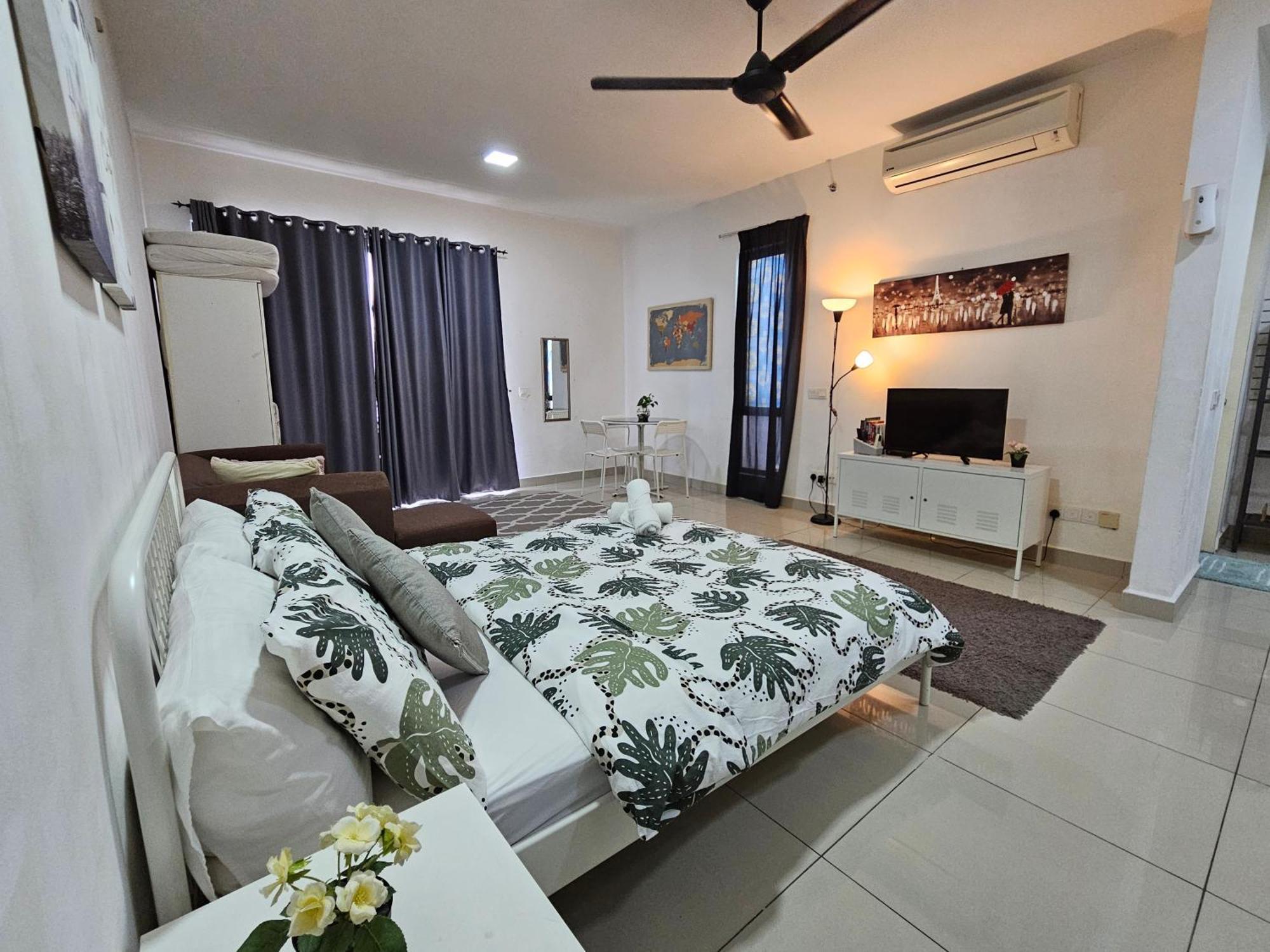 Urban 360 By La Ritz Homestay *